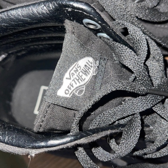 Vans Size 8 Black High Tops With Gum Sole - Picture 3 of 6